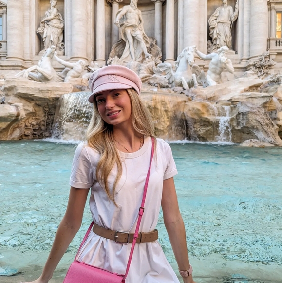 Meet your Posher, Laura - Picture 4 of 14